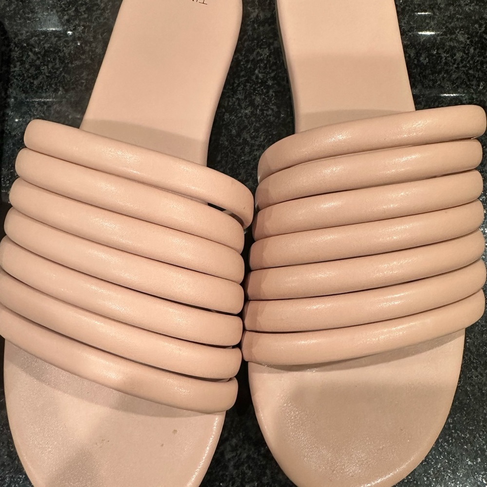 Two pair slide sandals - Picture 5 of 6